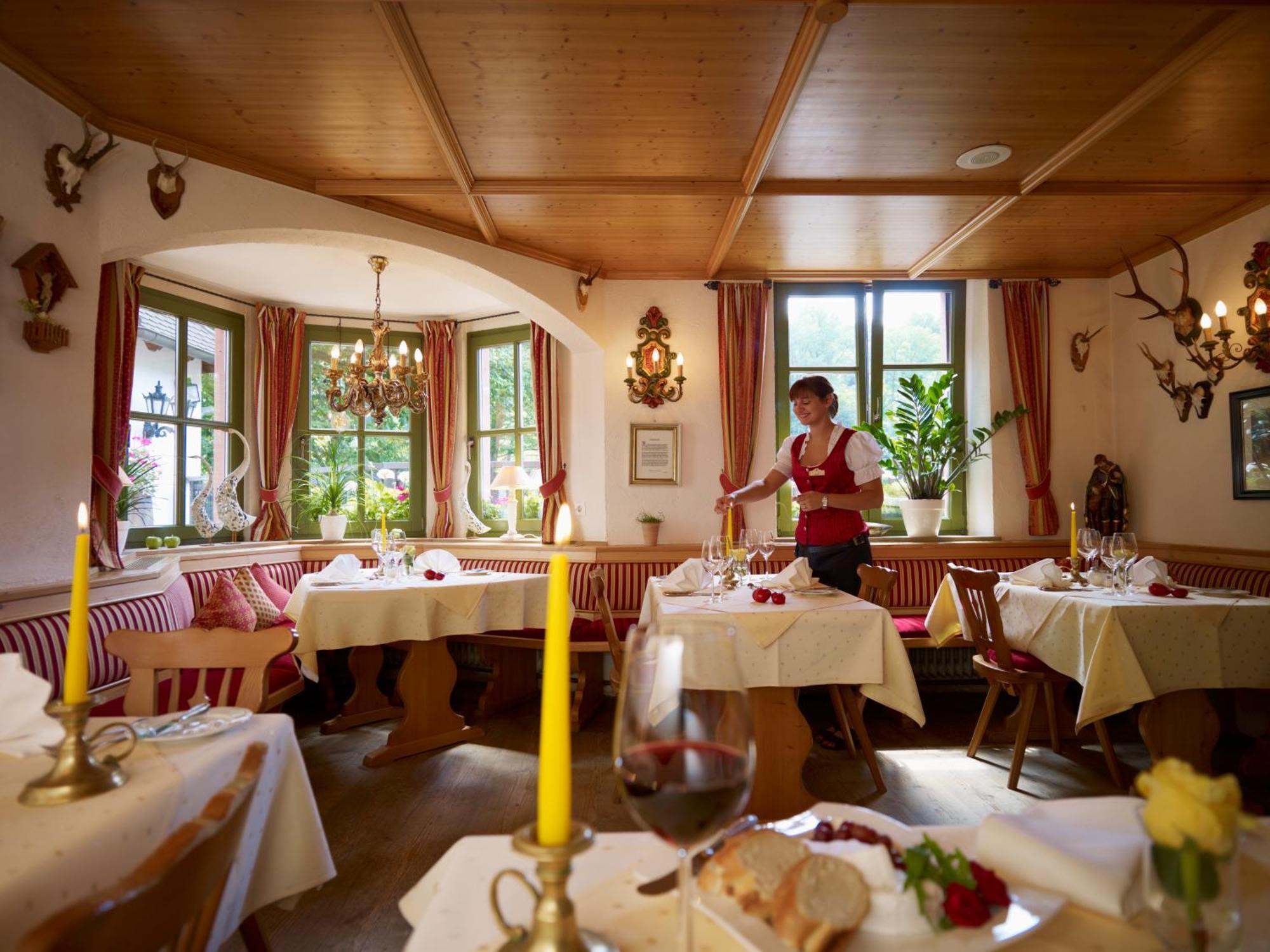 Naturhotel Ruegers Forstgut Mespelbrunn Exterior photo
