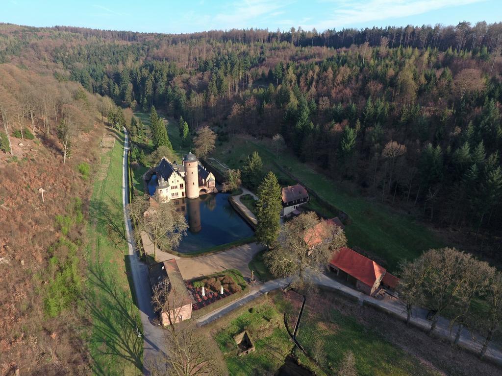 Naturhotel Ruegers Forstgut Mespelbrunn Exterior photo